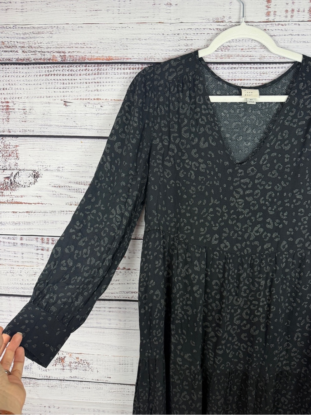 a new day Black Long Sleeve V-Neck Leopard Print Midi Dress - Picture 4 of 8